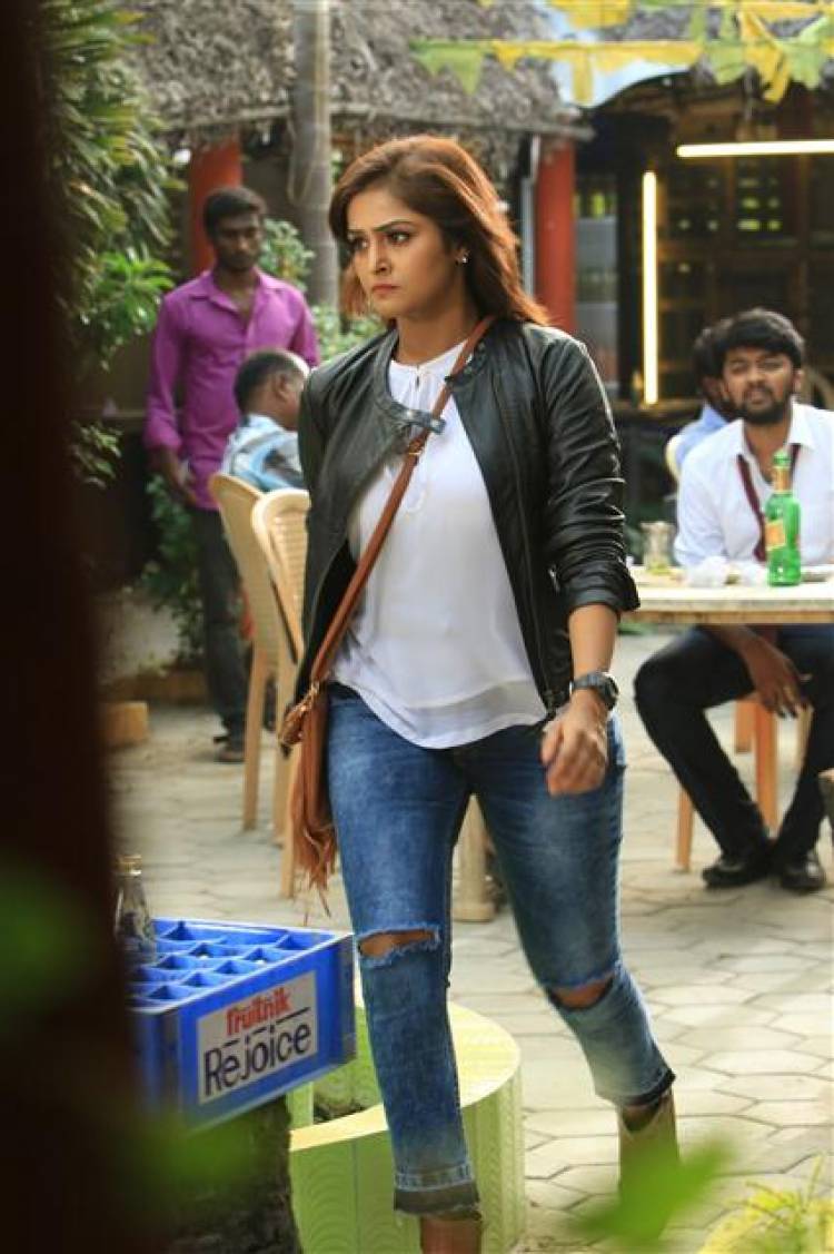 "Natpunaa Ennanu Theriyumaa" Movie New Stills