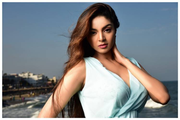 Actress Sanam Shetty Exclusive Stills