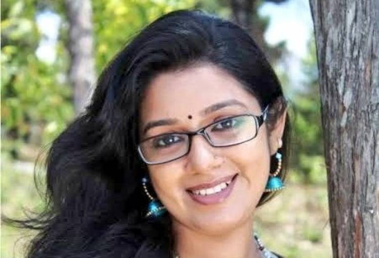 நடிகை மற்றும் இயக்குனர் சாயாசிங் பிறந்தநாள் இன்று