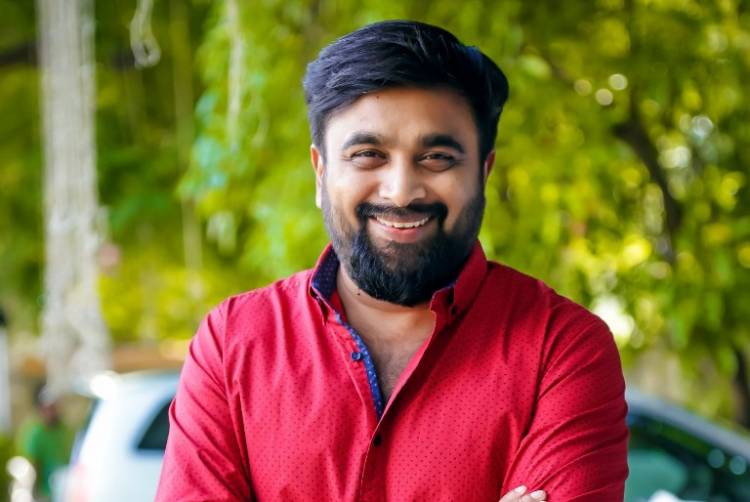 போலிஸ் அதிகாரியான சசிகுமார்