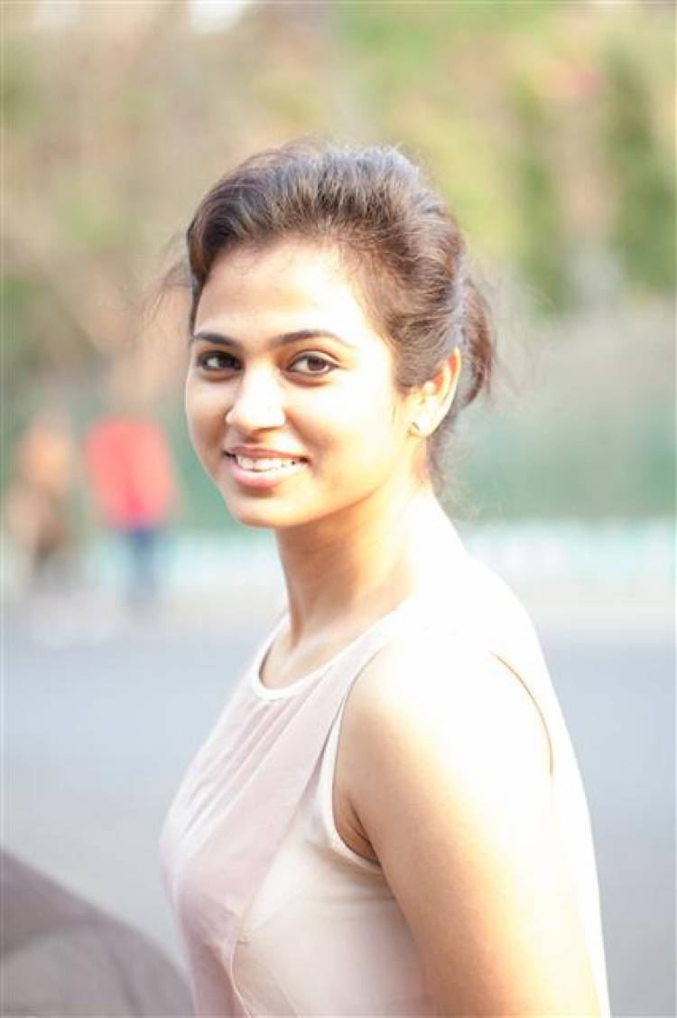 Actress Ramya Pandian latest stills