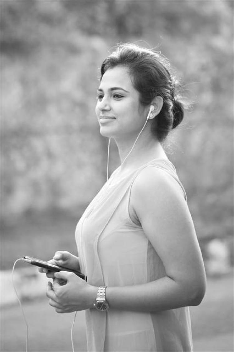 Actress Ramya Pandian latest stills