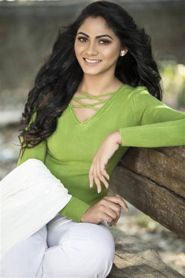 Actress Shruti Reddy New Stills