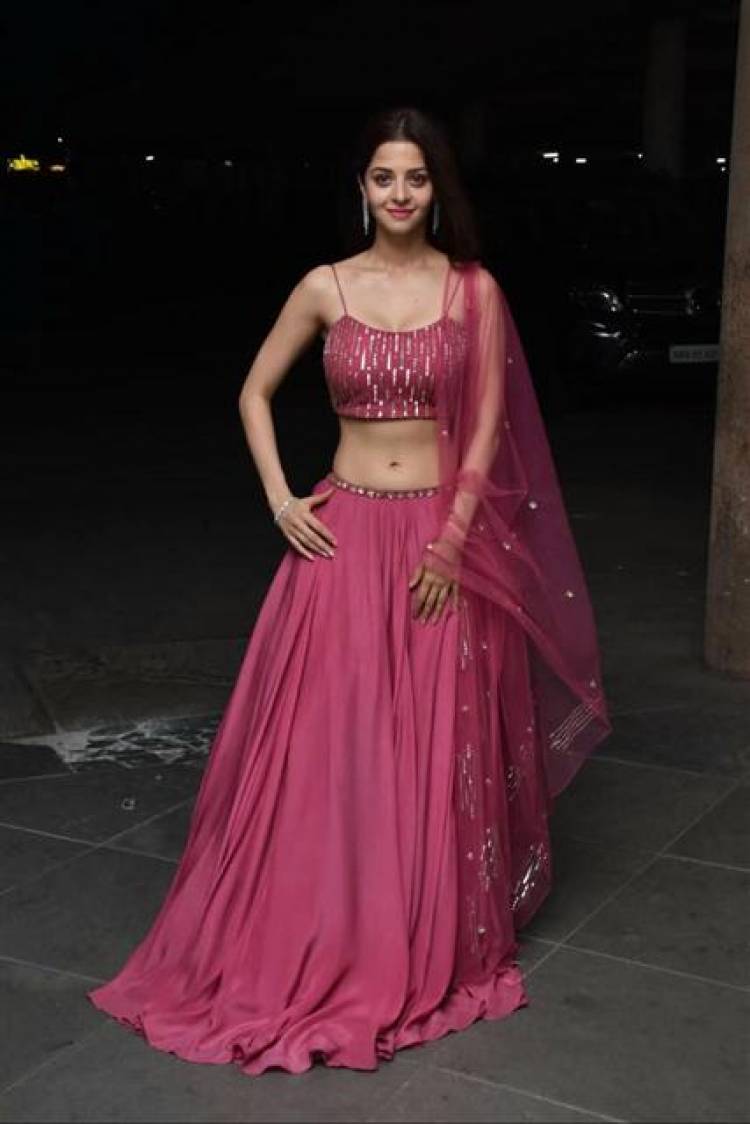 Actress Vedhika Gorgeous Stills