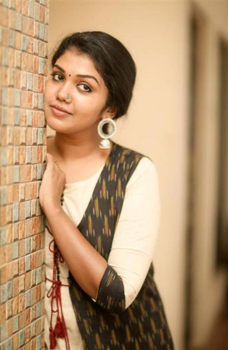 Pretty Actress Riythvika latest stills