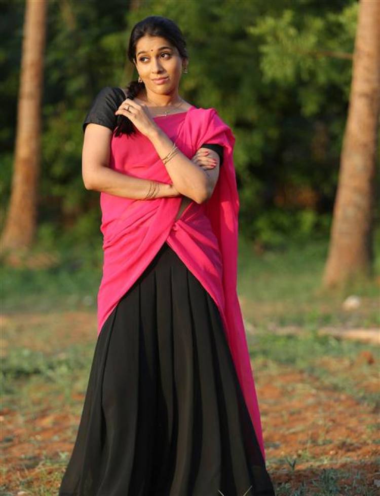 "No 9 Bajanai Kovil Theru" Movie Stills and Posters