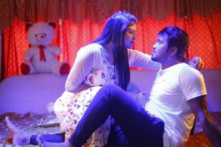 "AMBU AIM PANRAAN JUST MISS" Tamil Movie Stills