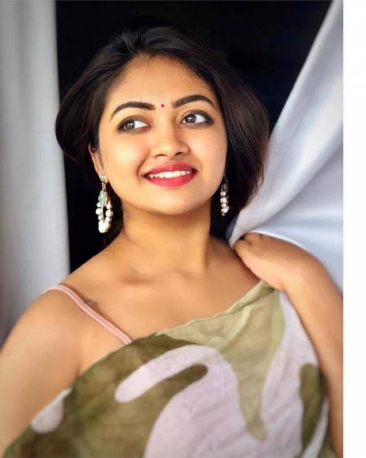 Actress Shaalin Zoya Latest Stills