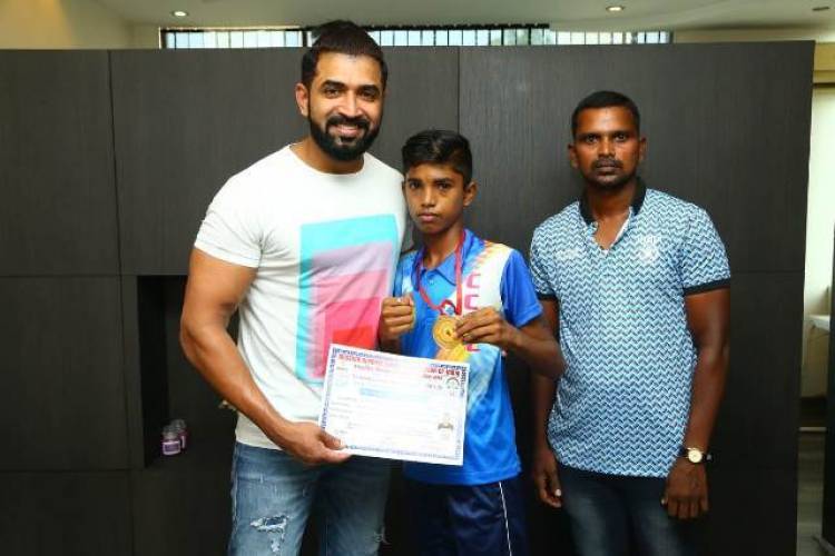 ArunVijay Meets Boxers