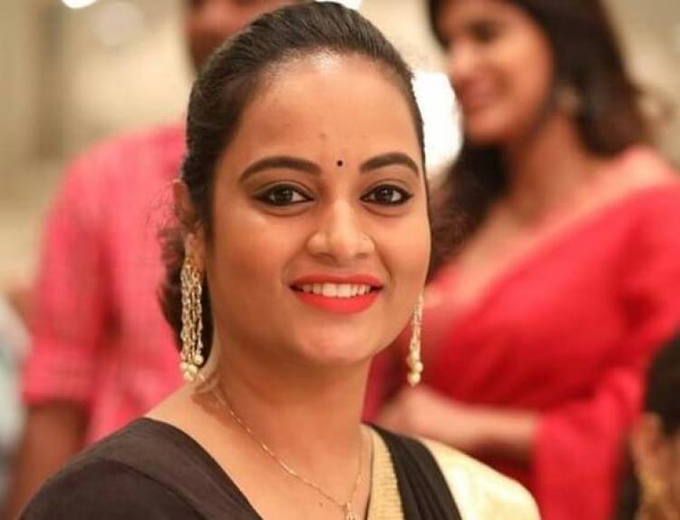 பிக் பாஸ் முதல் சீசனில் கலந்துக் கொண்டு பிரபலமான நடிகை சுஜா வருணிக்கு அழகான ஆண் குழந்தை பிறந்துள்ளது