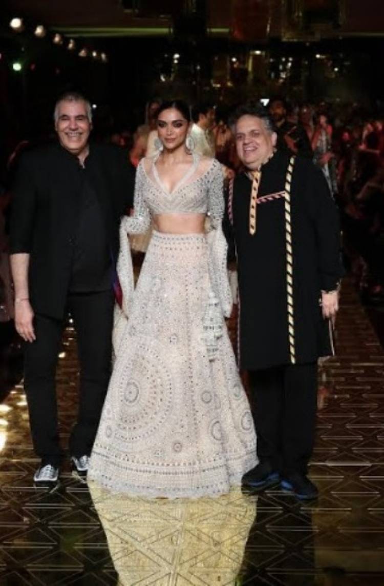 Deepika Padukone, Showstopper at Abu Jani Sandeep Khosla's 33 Years Anniversary