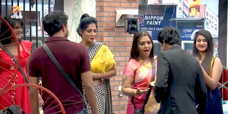 பிக்பாஸ் வீட்டில் மேலும் 4 சிறப்பு விருந்தினர்கள்