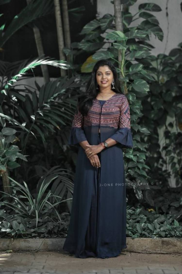 Actress Riythvika Latest Stills