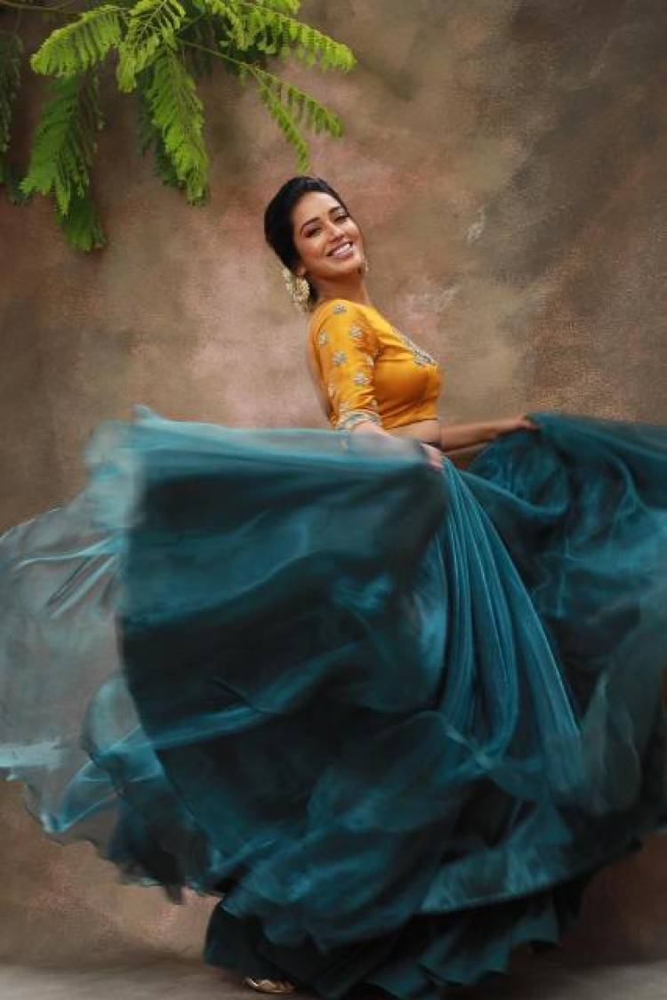 Actress NivethaPethuraj Latest Stills