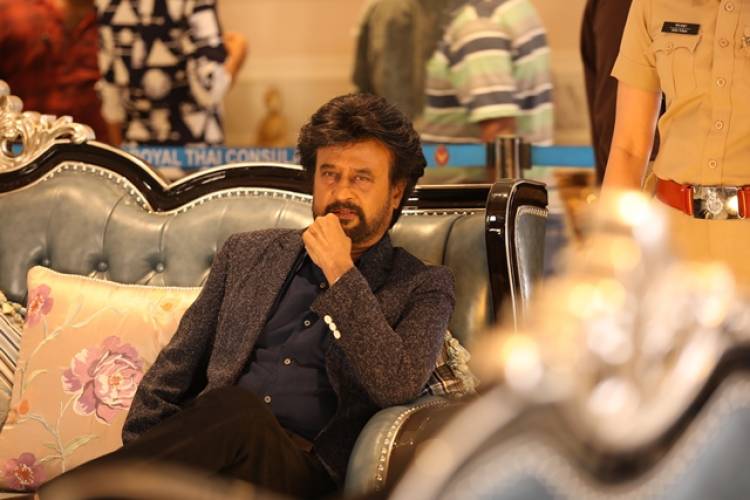 நான்கு மொழிகளில் வெளியாக இருக்கும் சூப்பர்ஸ்டார் ரஜினிகாந்தின் தர்பார் மோஷன் போஸ்டர் !