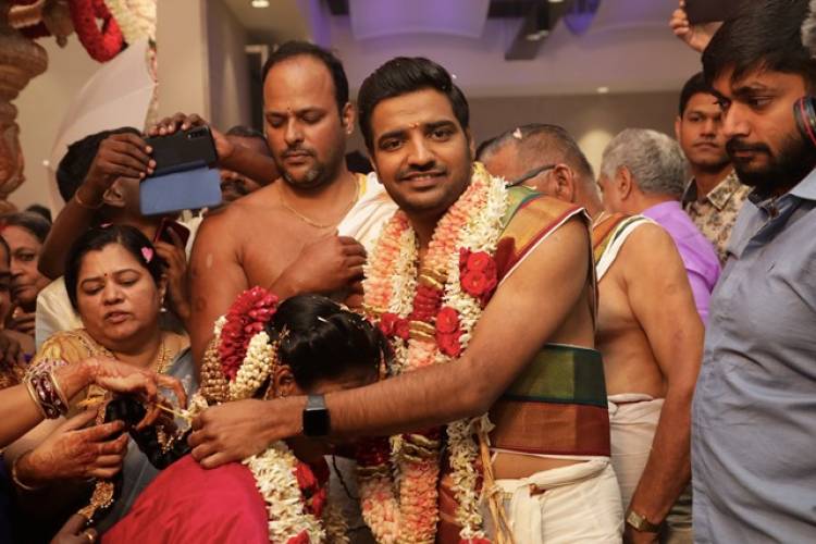 Actor Sathish Wedding Stills