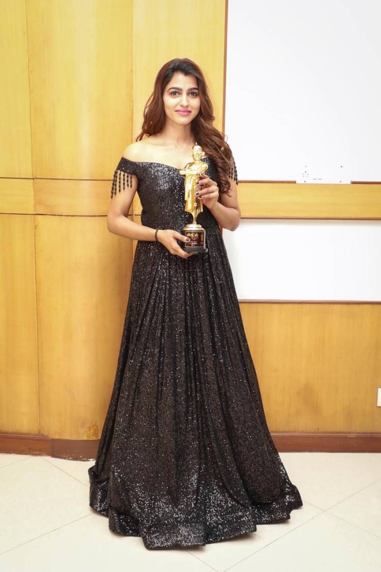 Phenomenal kollywood Queen,SaiDhanshika for bagging the VikatanAwards2020 as Best Female Actress in a Negative Role