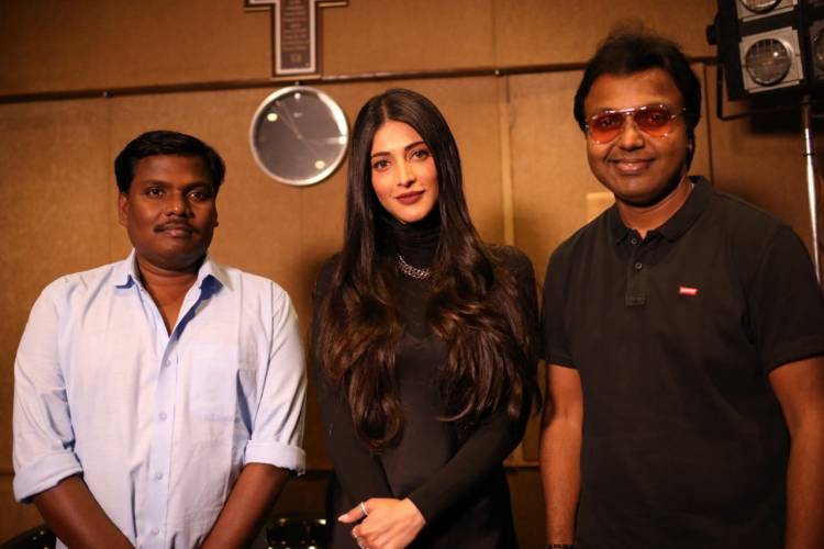 Beautiful Shrutihaasan has rendered   a Melodious Romantic Track in director SPJhananathan 's Laabam