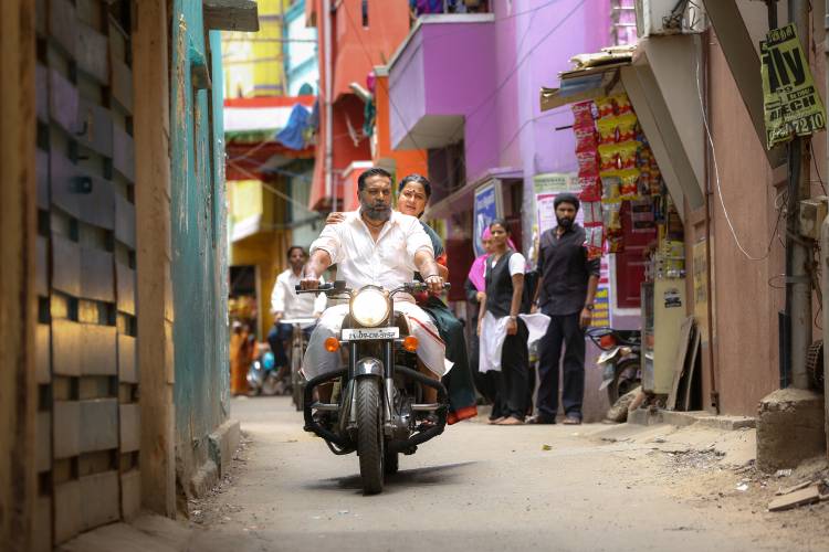 Vaanam Kottatum movie Stills