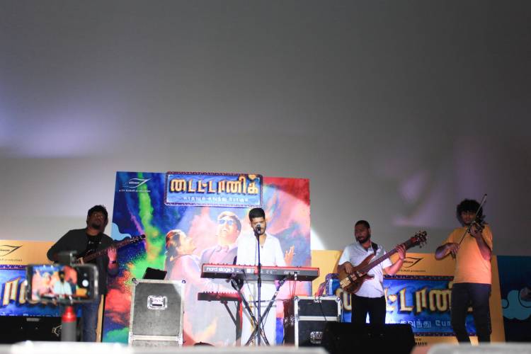Titanic”-Kaadhalum Kavundhu Pogum" Movie Audio launch