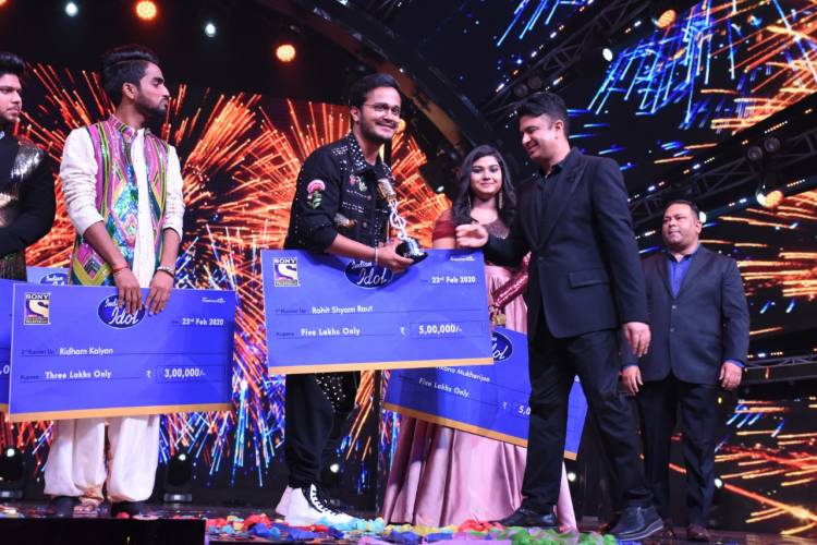 Bhushan Kumar presents Indian Idol 11 winner Sunny Hindustani with an opportunity to sing in T-series’ upcoming feature film!