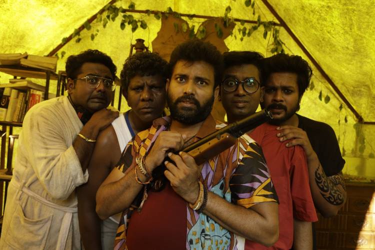 "Pallu Padama Pathuka" Cast & Crew Details