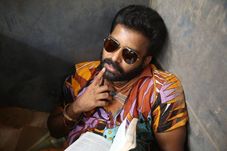 "Pallu Padama Pathuka" Cast & Crew Details