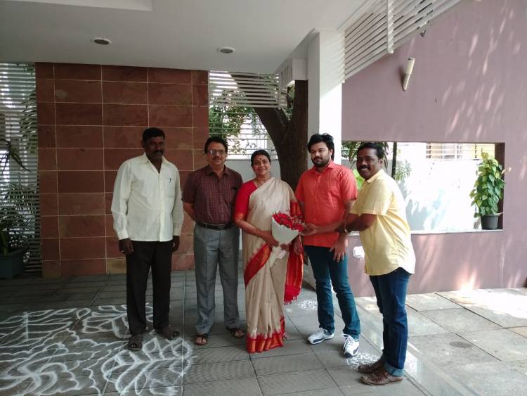 KadalilKattumaramai படக் குழுவினரை திமுக தலைவர் திரு மு.க.ஸ்டாலின் அவர்கள் நேரில் அழைத்து வாழ்த்தினார்...!