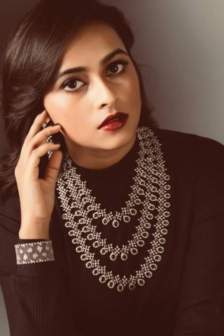 The Cutest Queen of Kollywood Actress Sridivya On fire to seek challenging roles in Movies