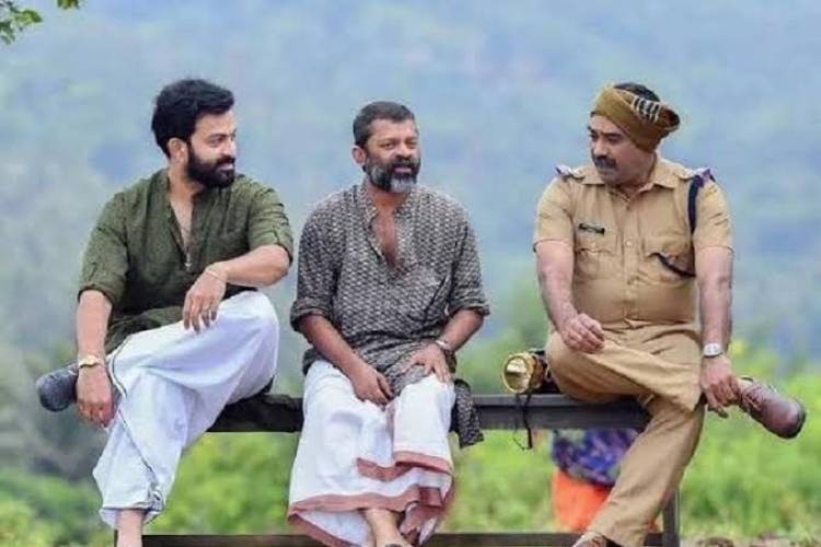 அய்யப்பனும் கோஷியும்” படத்தின் தமிழ் உரிமையை கைப்பற்றிய தயாரிப்பாளர் 5 ஸ்டார் கதிரேசன் 