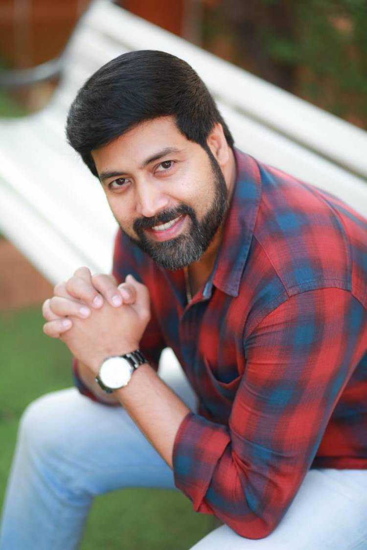படம் பார்க்க A Cube புதிய  மொபைல் ஆப் கண்டுபிடித்திருக்கும் நடிகர் ஜெய் ஆகாஷ் ! 
