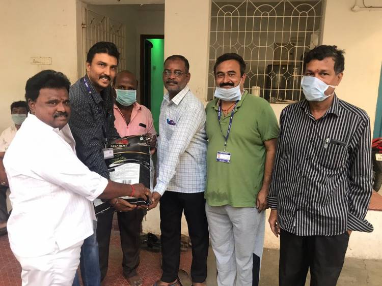 நமது சினிமா பத்திரிகையாளர் சங்க உறுப்பினர்கள் 1250Kg பாசுமதி அரிசியை வாரி வழங்கினார்