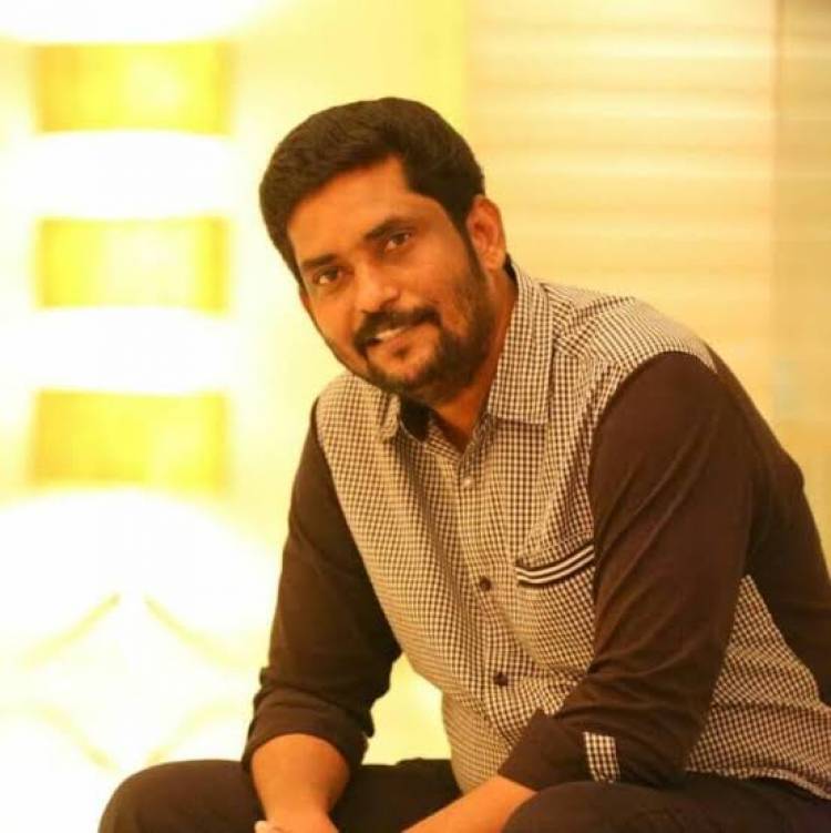 சினிமா பெப்சி தொழிலாளர்களுக்கு அரிசி மூட்டைகள் அளித்த "மாநாடு" தயாரிப்பாளர் சுரேஷ் காமாட்சி! 