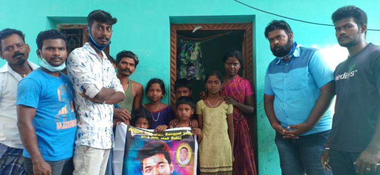 பசியால் வாடும் பட்டாசு தொழிலாளர் குடும்பத்திற்கு உதவிய விருதுநகர் ( மே ) தளபதி விஜய் மக்கள் இயக்கம் !