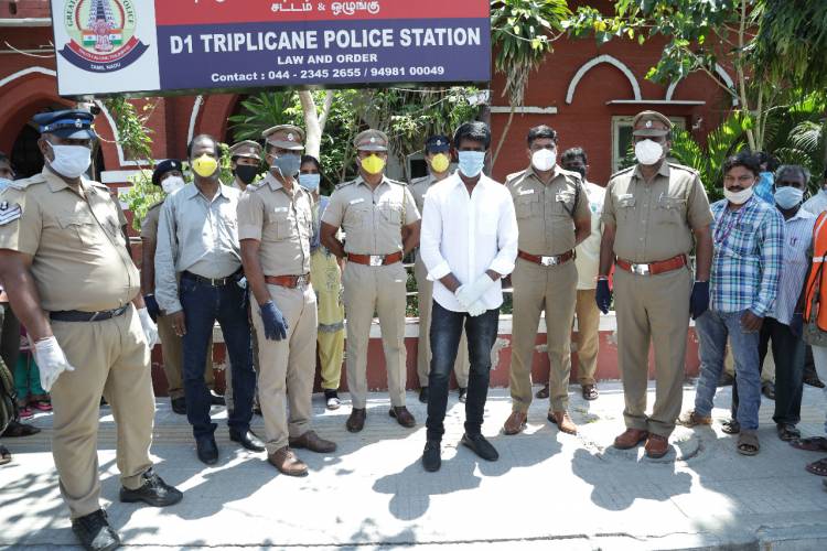 நிஜ கதாநாயகர்களான காவல் துறையினரிடம் ஆட்டோகிராப் வாங்கிய நடிகர் சூரி