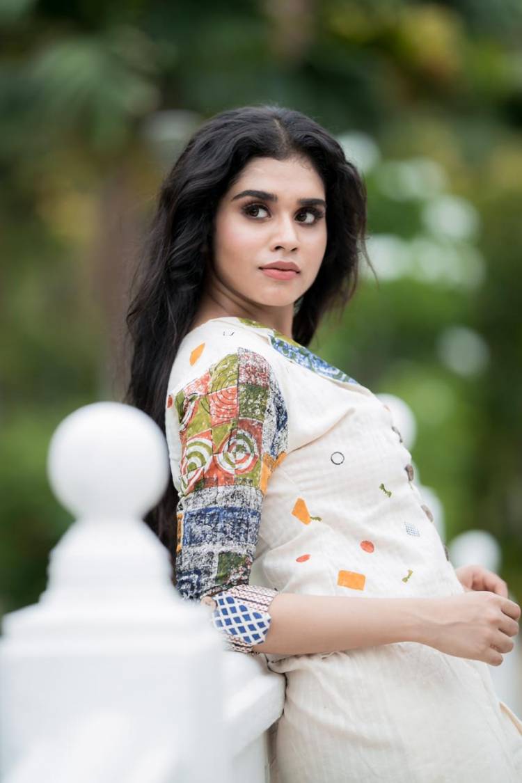 Actress Meenakshi debuted and impressed with her skill & talent in kennedy club