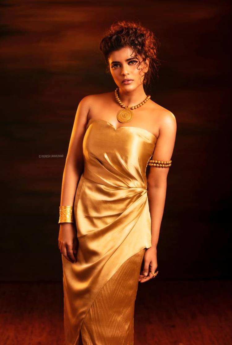Actress Aishwarya Rajesh looks ravishing in these sizzling hot pictures