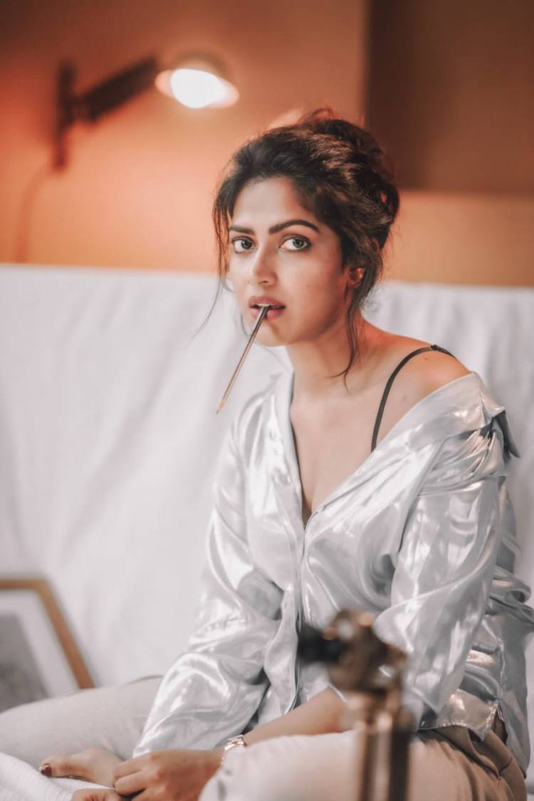 Actress Amalapaul new dashing pictures 