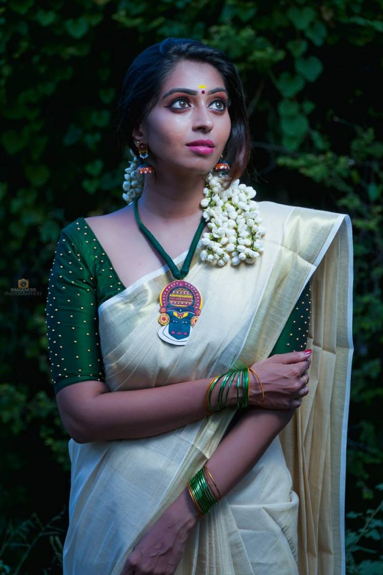 Gorgeous Actress Kuhasini Onam photoshoot