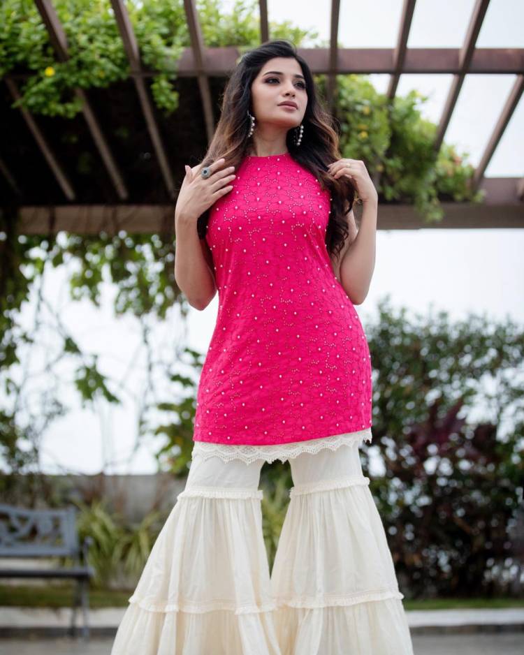 Actress Aathmika sizzling in her latest pics