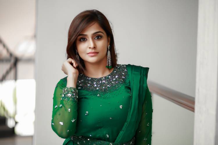 Actress Ramya Nambeesan looks gorgeous in green attire