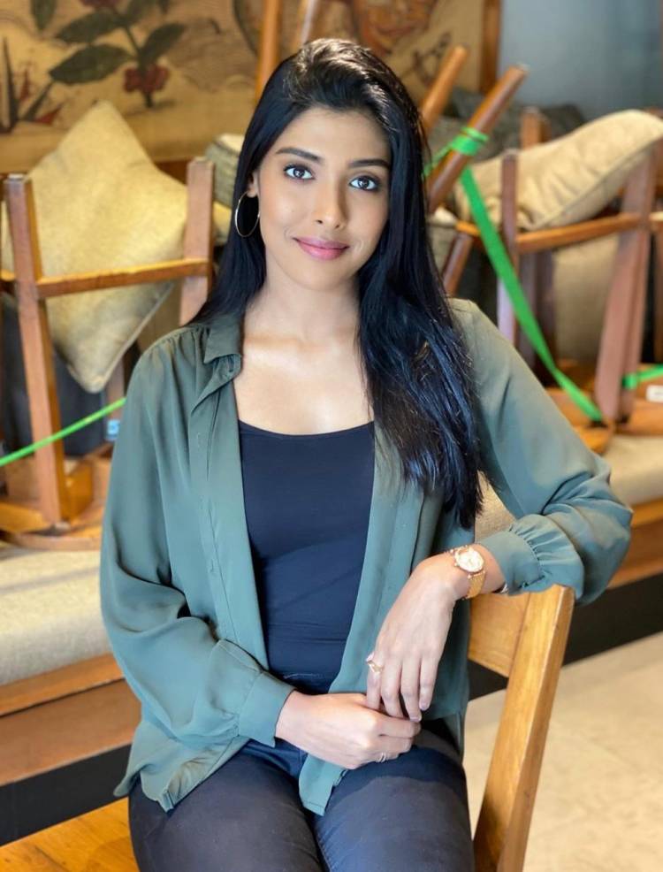 Bigil Fame @GayathriReddy95 Being Magnificent In Her Humble & Impressive Look In This Latest PhotoShoot