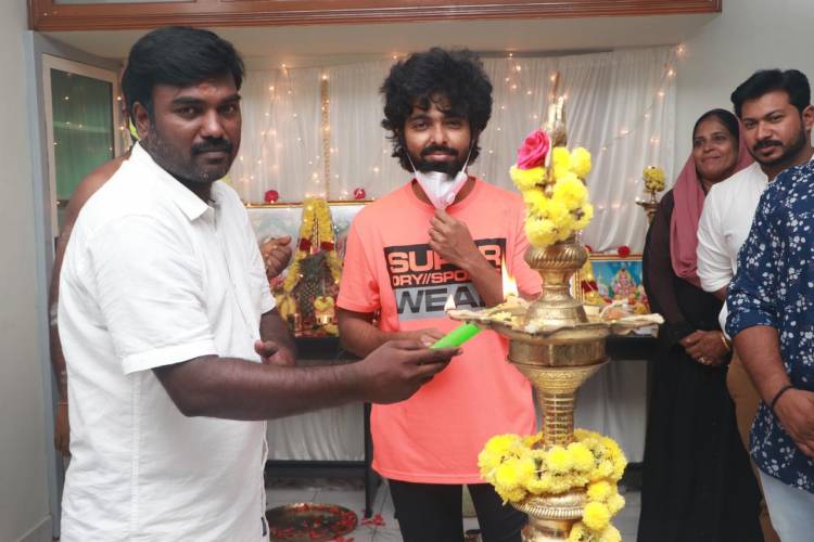@gvprakash signs his next with debutant Director @akilan7f  to be produced by #NaviraCinemas . 