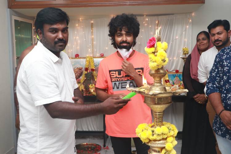 நவீரா சினிமாஸின் 'புரொடக்‌ஷன் நம்பர் ஒன்': ஜி.வி.பிரகாஷ் நாயகனாக ஒப்பந்தம்