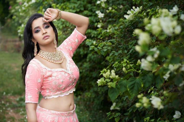 Actress #Abarnathi Look Charming In This Latest Photoshoot!