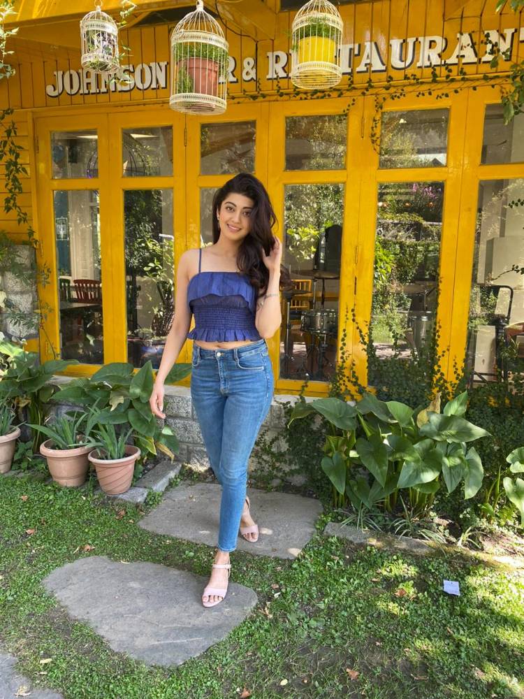 Wishing actress @pranitasubhash a happy, happy birthday! 