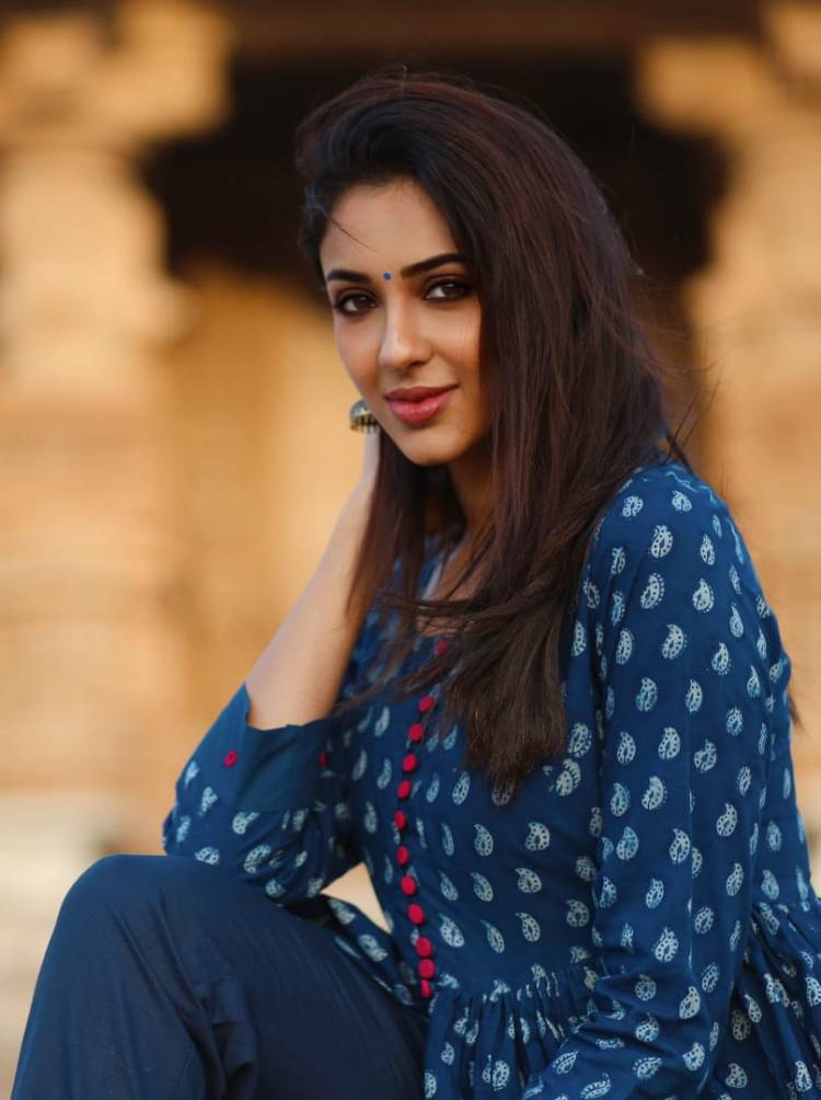 Actress @iRiyaSuman Latest stunning Pics