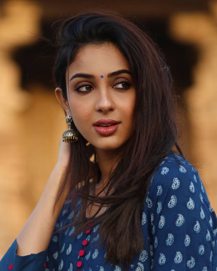 Actress @iRiyaSuman Latest stunning Pics