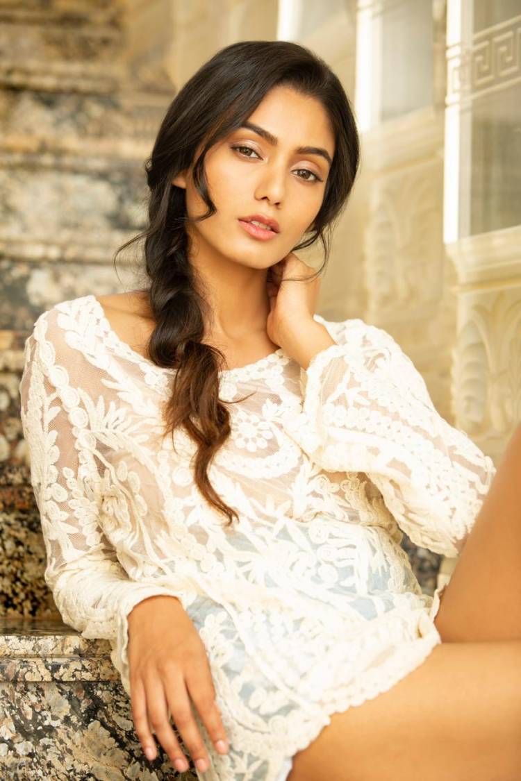 Here Are Few Stunning Stills Of Rangoon Fame Actress   @SANAKHAN_93 In Her Latest Photoshoot. 