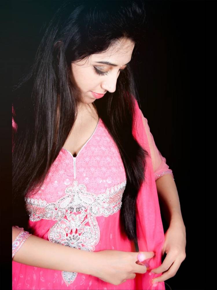 A well trained performer & Good Dancer   #SandalStar #Nisargalakshmanan Debuts